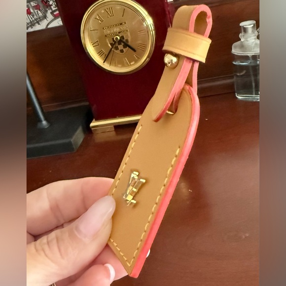 Louis Vuitton High Rise Leather Cloche Bag Tag - Picture 4 of 7